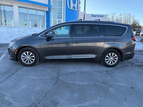 2018 Chrysler Pacifica Touring-L Plus