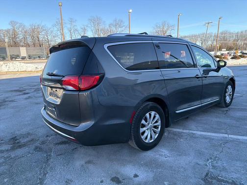 2018 Chrysler Pacifica Touring-L Plus