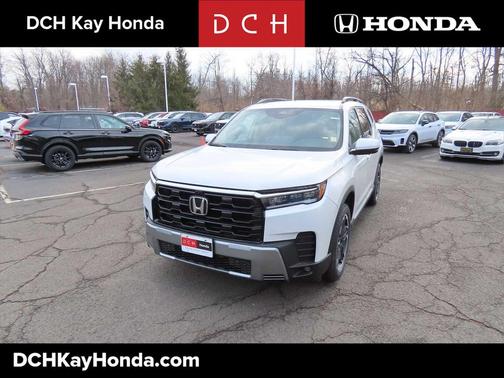 Platinum White Pearl 2026 Honda Pilot Touring 8-Passenger