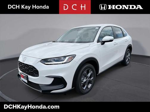 Platinum White Pearl 2026 Honda HR-V LX