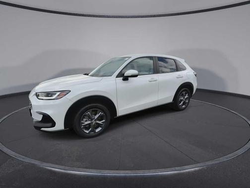 Platinum White Pearl 2026 Honda HR-V LX