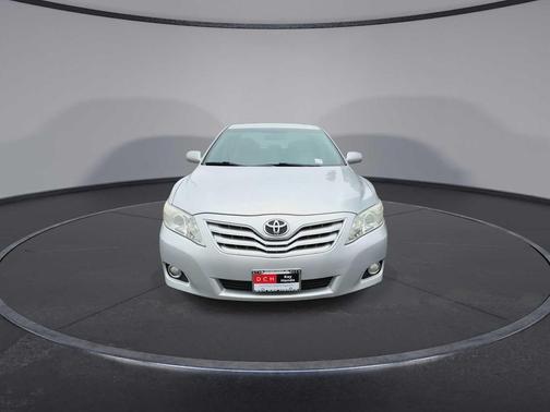 Classic Silver Metallic 2010 Toyota Camry XLE