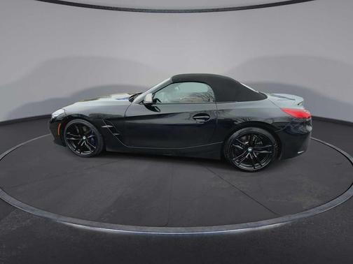 Black Sapphire Metallic 2022 BMW Z4 M40i