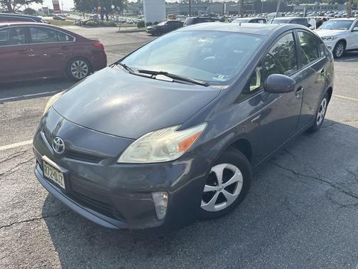 Winter Gray Metallic 2013 Toyota Prius Two