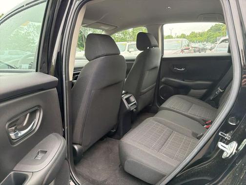 Crystal Black Pearl 2023 Honda HR-V LX