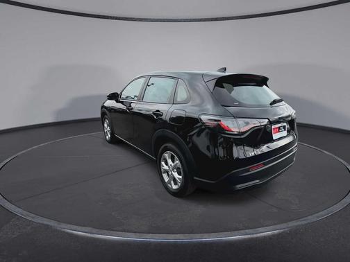 Crystal Black Pearl 2023 Honda HR-V LX