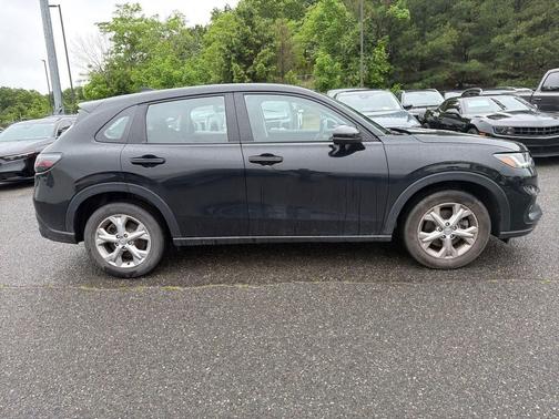 Crystal Black Pearl 2023 Honda HR-V LX