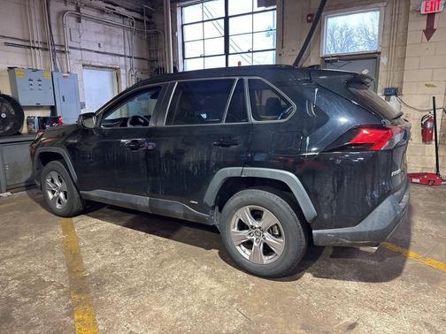 2022 Toyota RAV4 Hybrid LE