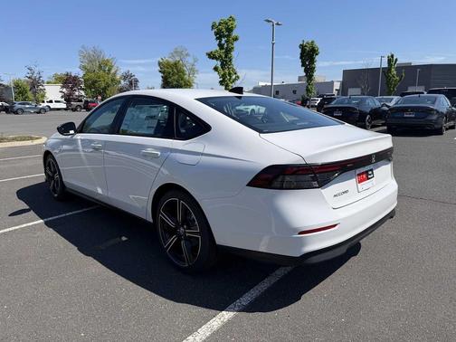 Platinum White Pearl 2026 Honda Accord SE