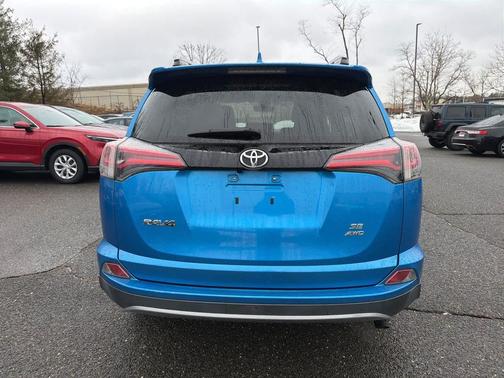 2018 Toyota RAV4 SE