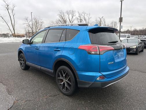 2018 Toyota RAV4 SE