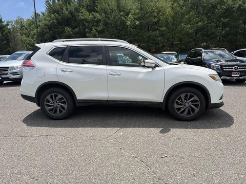 Pearl White 2016 Nissan Rogue SL