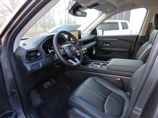 Modern Steel Metallic 2026 Honda Pilot Touring 8-Passenger