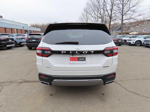 2026 Honda Pilot Touring 8-Passenger