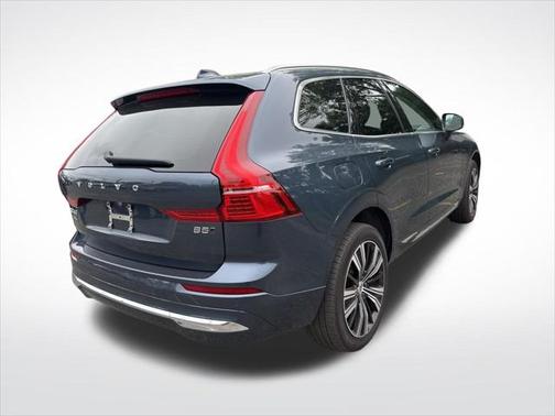 2022 Volvo XC60 B5 Inscription