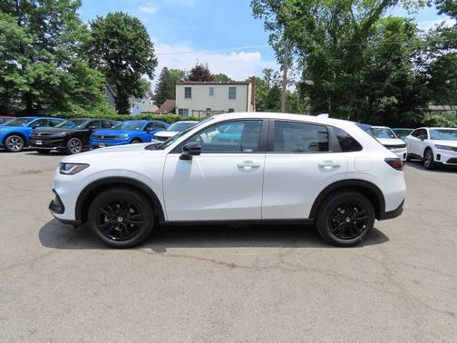 Platinum White Pearl 2027 Honda HR-V Sport AWD