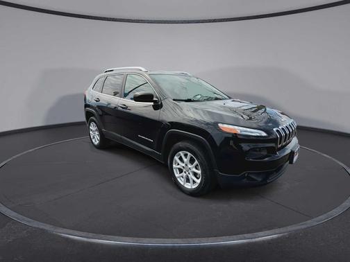 Diamond Black Crystal Pearlcoat 2018 Jeep Cherokee Latitude Plus