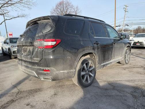2023 Honda Pilot Touring 8-Passenger