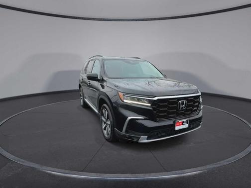 2023 Honda Pilot Touring 8-Passenger