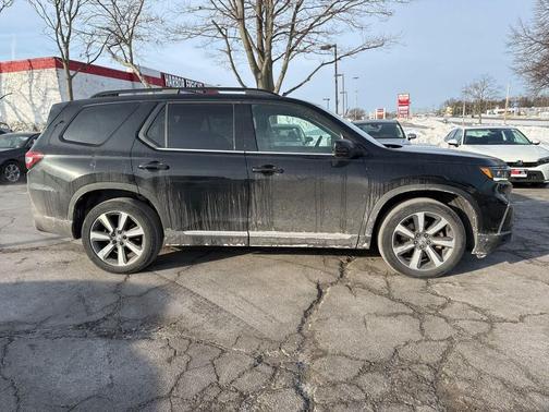 2023 Honda Pilot Touring 8-Passenger