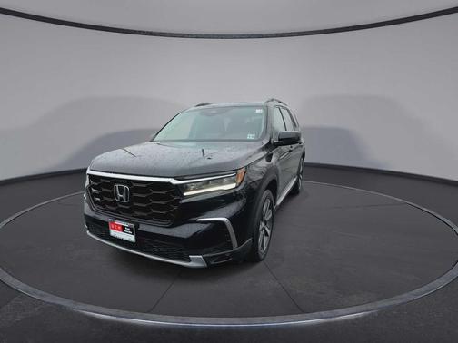 2023 Honda Pilot Touring 8-Passenger
