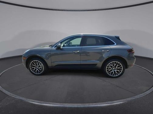 Agate Gray Metallic 2016 Porsche Macan Macan S