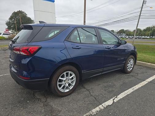 2023 Chevrolet Equinox LS