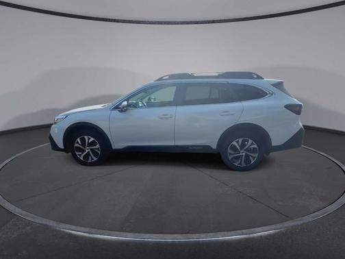 Crystal White Pearl 2021 Subaru Outback Limited