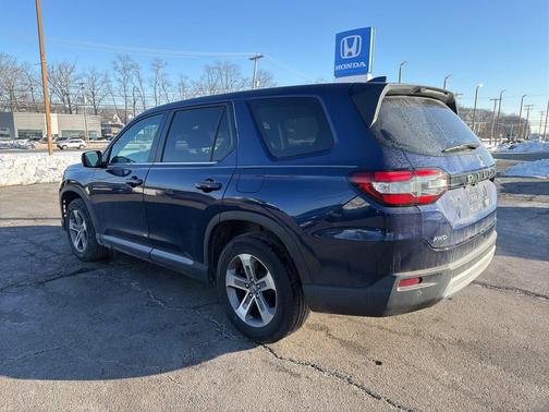 2023 Honda Pilot AWD EX-L 8 Passenger