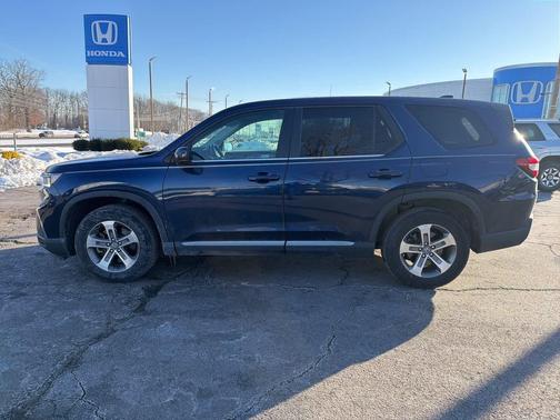 2023 Honda Pilot AWD EX-L 8 Passenger