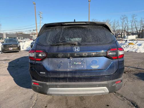 2023 Honda Pilot AWD EX-L 8 Passenger