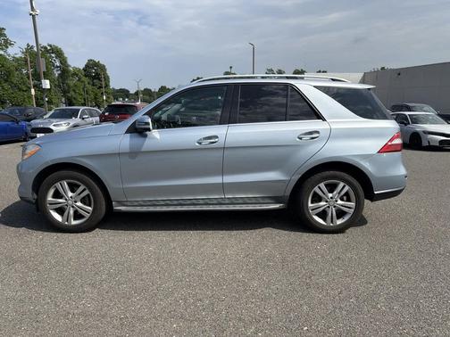 Diamond Silver Metallic 2015 Mercedes-Benz M-Class 4MATIC