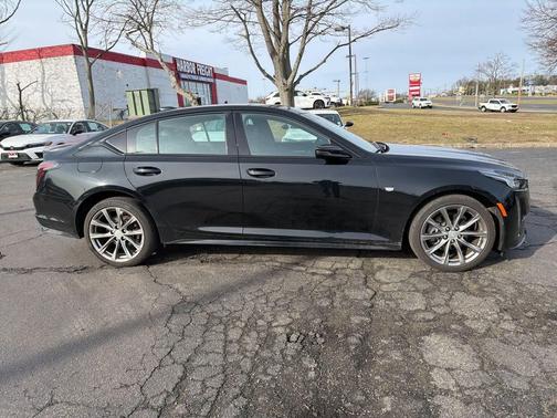 2023 Cadillac CT5 Sport