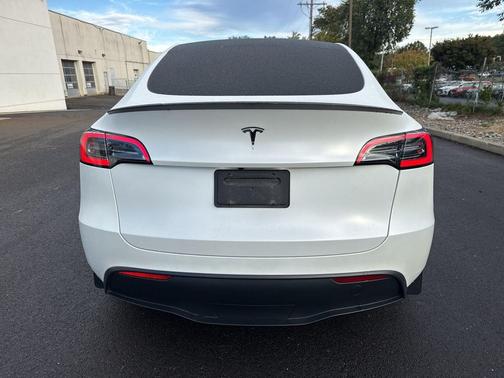 2023 Tesla Model Y Performance Dual Motor All-Wheel Drive