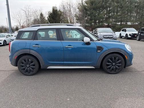 2017 MINI Countryman Cooper