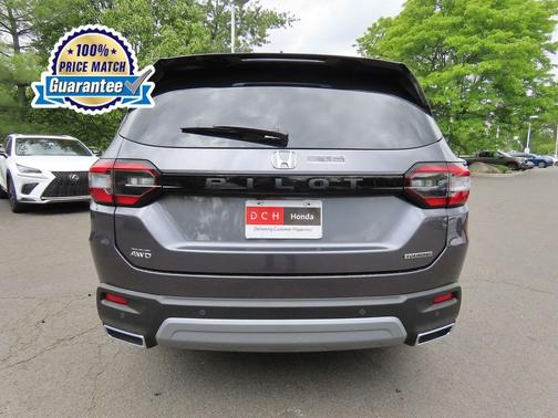 2025 Honda Pilot Touring 8-Passenger