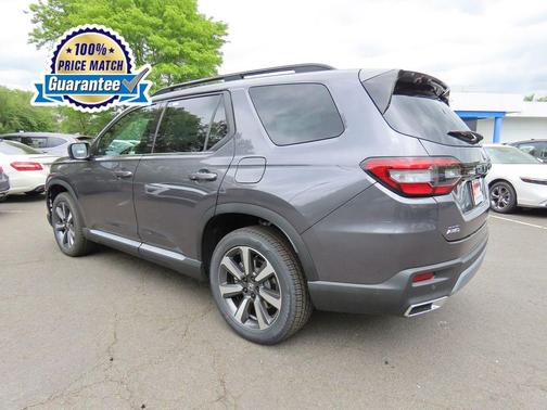 2025 Honda Pilot Touring 8-Passenger