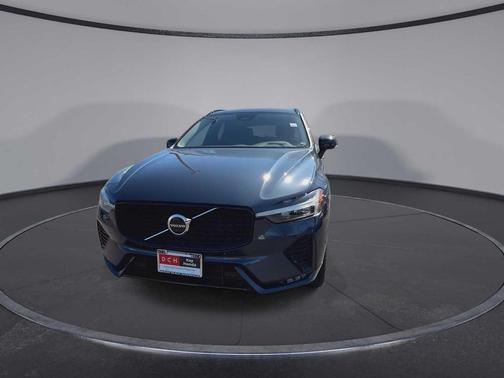 2023 Volvo XC60 B5 Plus Dark Theme