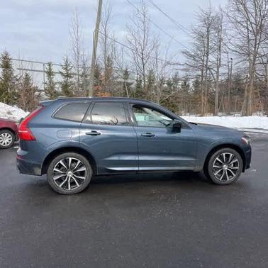 2023 Volvo XC60 B5 Plus Dark Theme