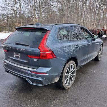 2023 Volvo XC60 B5 Plus Dark Theme
