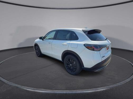 Platinum White Pearl 2027 Honda HR-V Sport