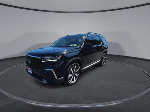 2023 Honda Pilot Touring 8-Passenger