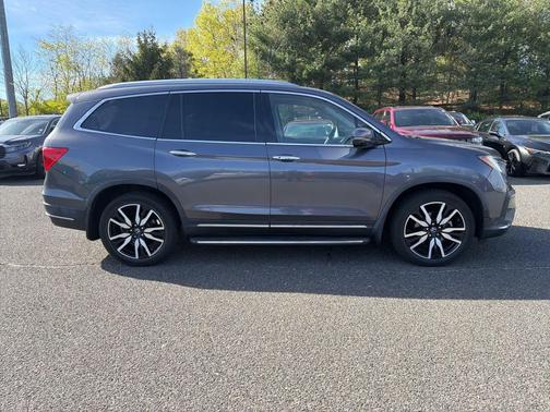 Modern Steel Metallic 2019 Honda Pilot Elite
