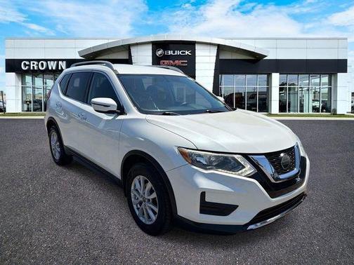 White 2018 Nissan Rogue SV