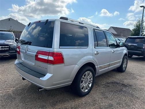 2014 Lincoln Navigator Base