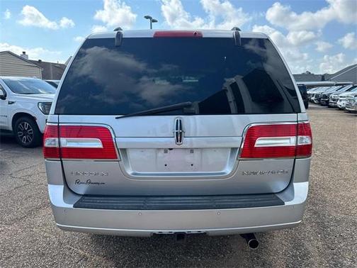 2014 Lincoln Navigator Base
