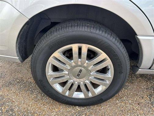 2014 Lincoln Navigator Base