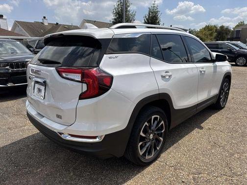 White Frost Tri-Coat 2023 GMC Terrain SLT