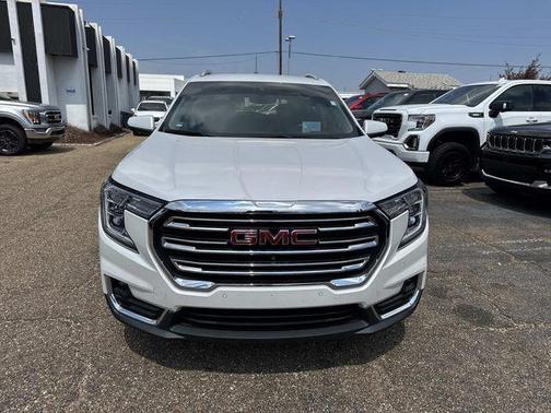 White Frost Tri-Coat 2023 GMC Terrain SLT