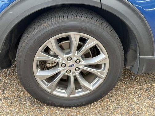 Blue Metallic 2022 Ford Explorer Limited
